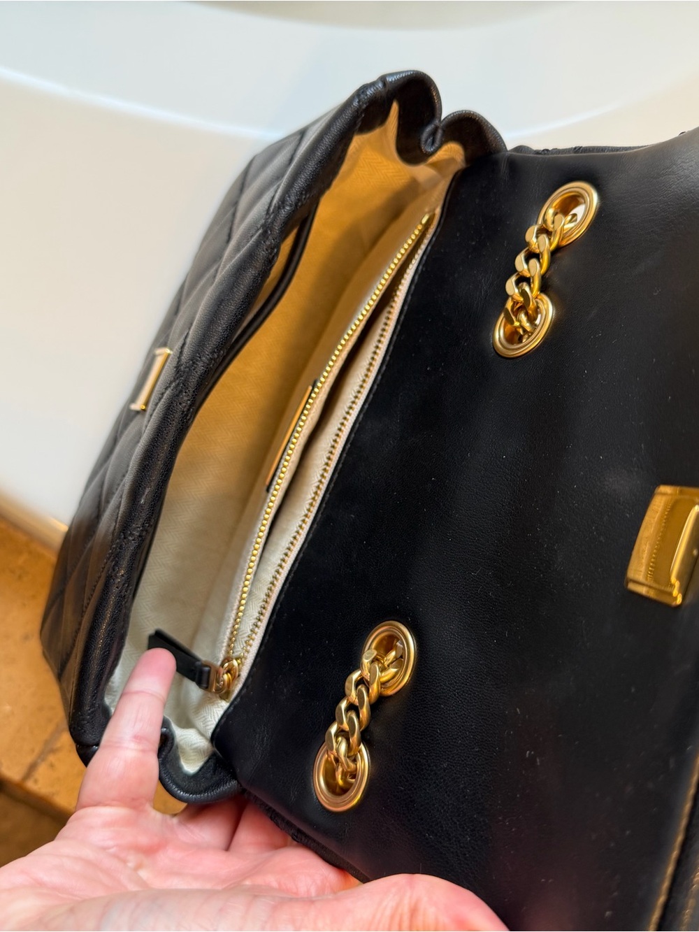 Tory Burch Black Leather Convertible Shoulder/Crossbody Bag with Gold Chain - Picture 3 of 4